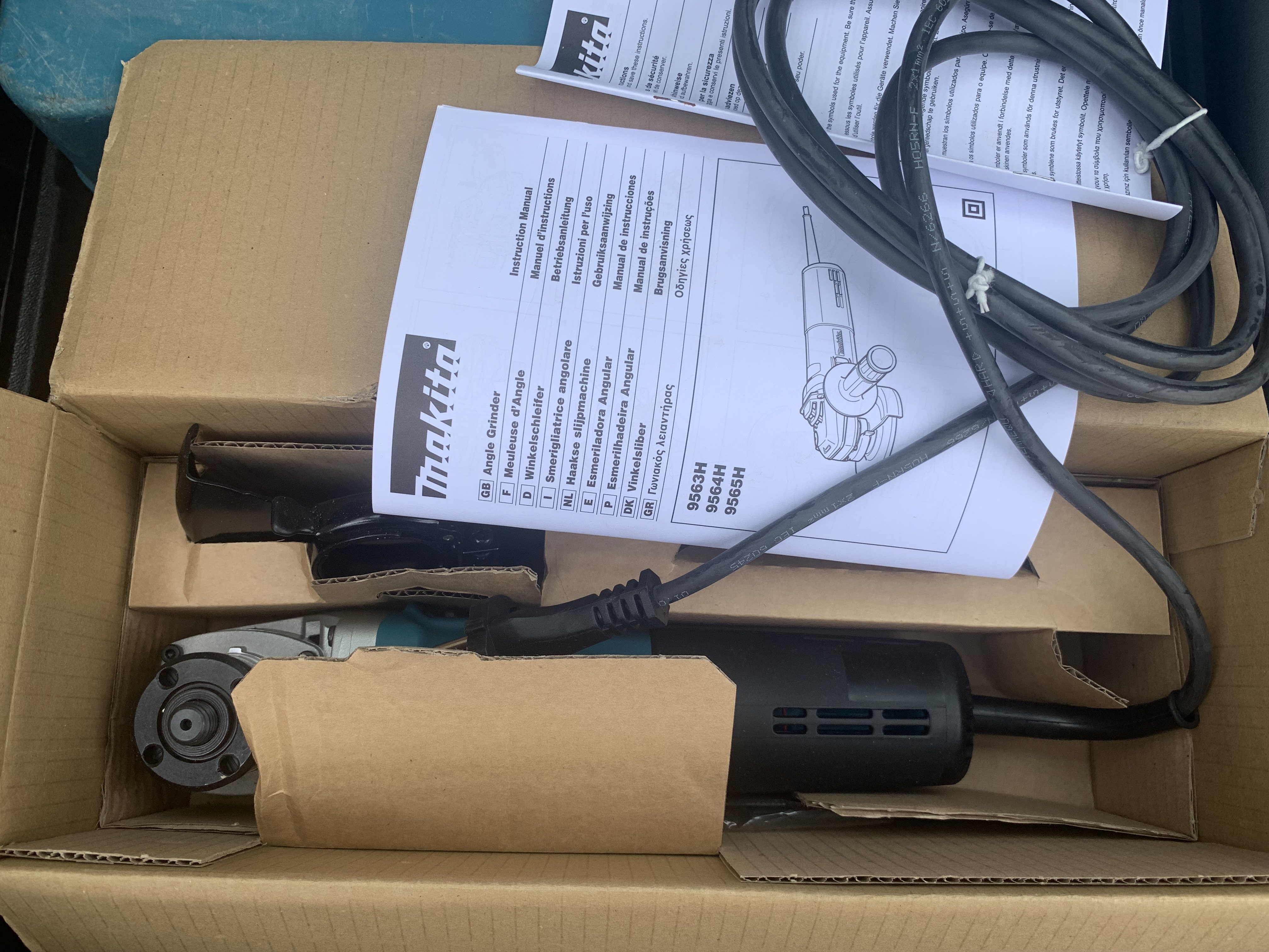 Makita Winkelschleifer 125 mm, 1.100 Watt, 230V NEU